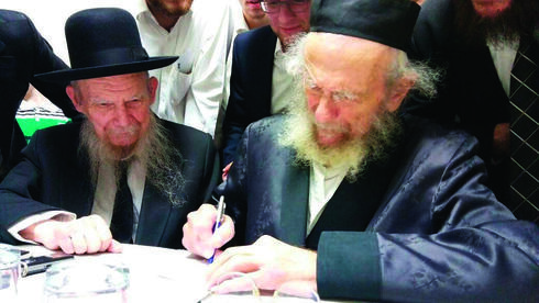 מימין: הרב יעקב אדלשטין ז"ל ואחיו הרב גרשון