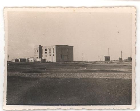 בית הכנסת הגדול של מגדיאל. מתוארך ל-1930 | צילום:  צריף ראשונים הוד השרון, מתוך אתר פיקיויקי 