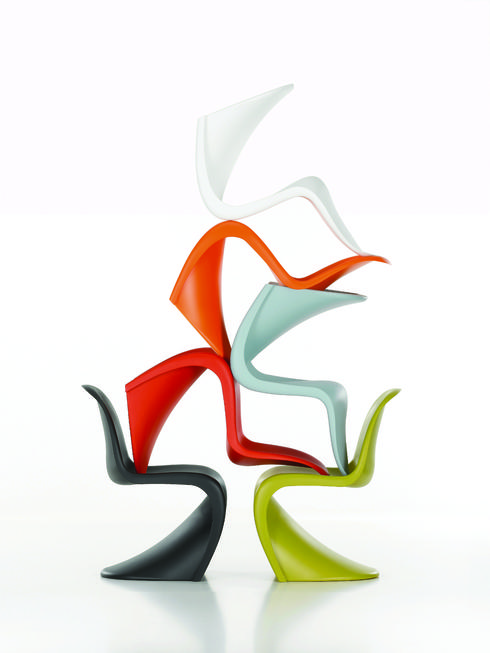 כיסא שעיצב ורנר פנטון ב 1960 והיה הראשון שהוזרק בפלסטיק בשלמותו בתבנית אחת. הביטאט